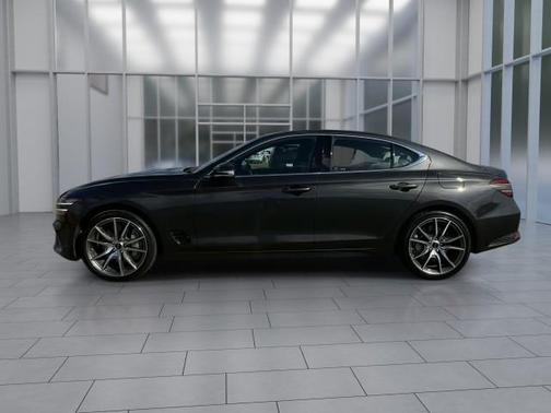 2024 Genesis G70 2.5T RWD