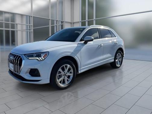 2023 Audi Q3 Premium 40 TFSI quattro Tiptronic