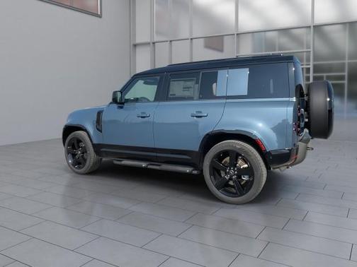 2025 Land Rover Defender 110 P400 X-Dynamic SE