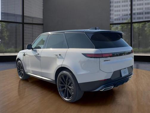 2026 Land Rover Range Rover Sport SE