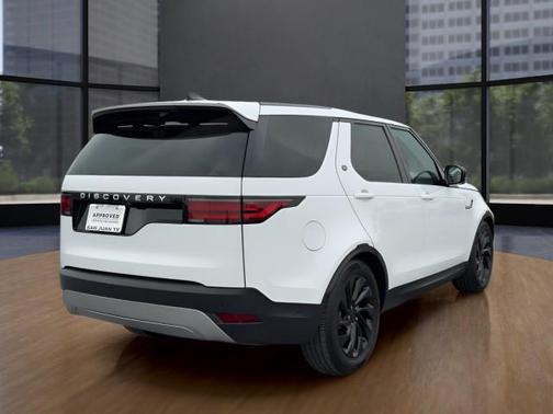 2024 Land Rover Discovery P300 S