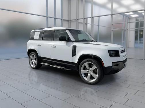 2025 Land Rover Defender 110 P400 X-Dynamic SE