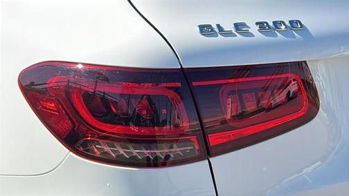 2021 Mercedes-Benz GLC 300 Base