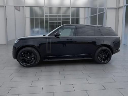 2025 Land Rover Range Rover P400 SE 7 Seat