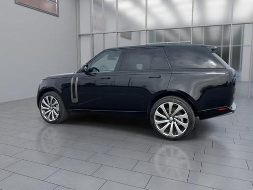 2025 Land Rover Range Rover P530 SE