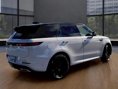 2026 Land Rover Range Rover Sport SE