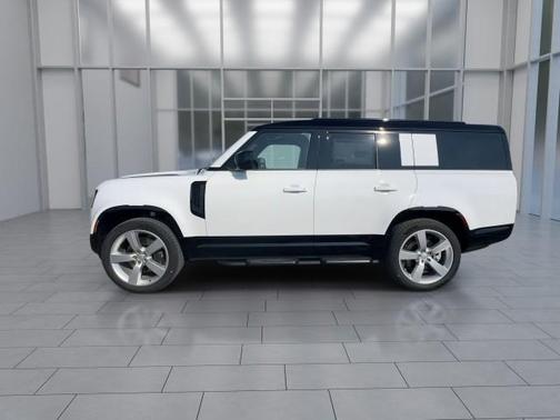 2025 Land Rover Defender 130 P400 X-Dynamic SE