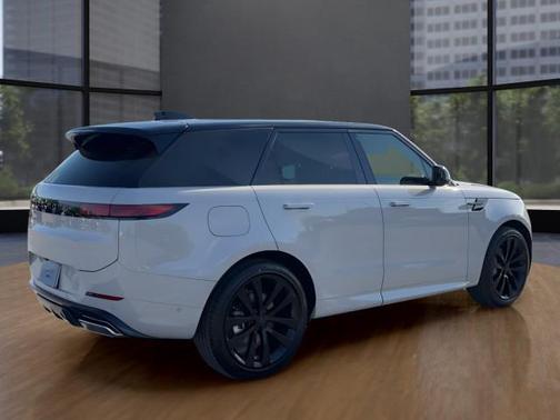 2026 Land Rover Range Rover Sport SE