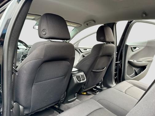 Mosaic Black Metallic 2023 Chevrolet Malibu LT W/1LT