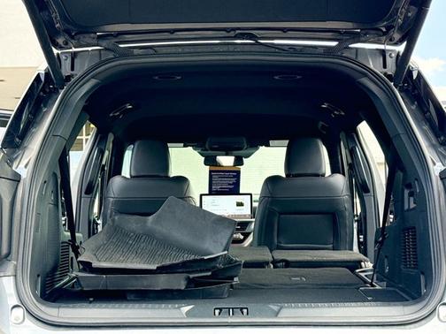 CARBONIZED GRAY METALLIC 2025 Ford Explorer ST-LINE
