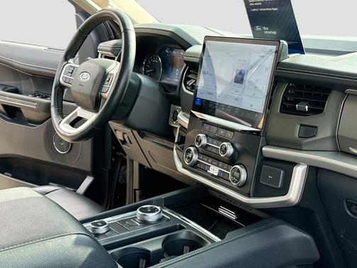 AGATE BLACK METALLIC 2024 Ford Expedition XLT