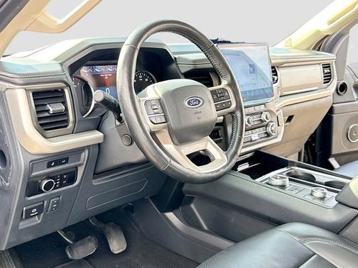 AGATE BLACK METALLIC 2024 Ford Expedition XLT