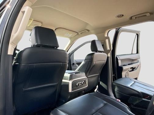 AGATE BLACK METALLIC 2024 Ford Expedition XLT