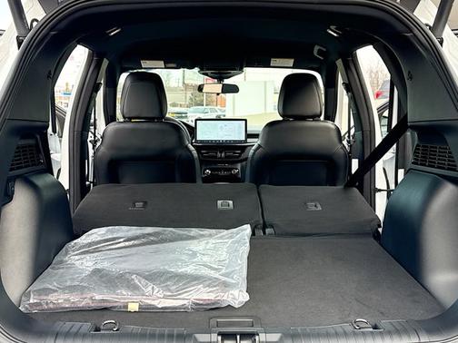 2023 Ford Escape ST-LINE SELECT