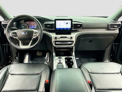 AGATE BLACK METALLIC 2023 Ford Explorer XLT