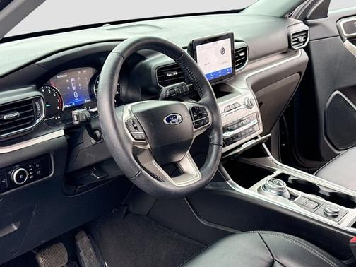 AGATE BLACK METALLIC 2023 Ford Explorer XLT