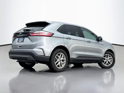 ICONIC SILVER 2024 Ford Edge SEL