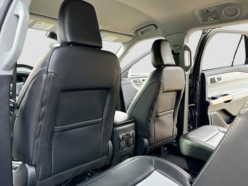 CARBONIZED GRAY METALLIC 2023 Ford Explorer XLT