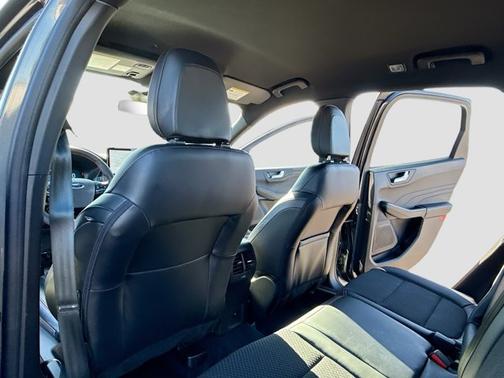 2023 Ford Escape ST-LINE ELITE