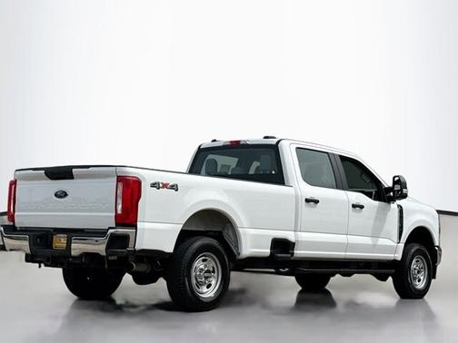 OXFORD WHITE 2023 Ford F-350 XL
