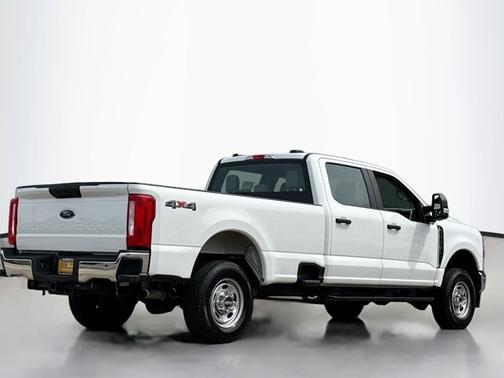 OXFORD WHITE 2023 Ford F-350 XL
