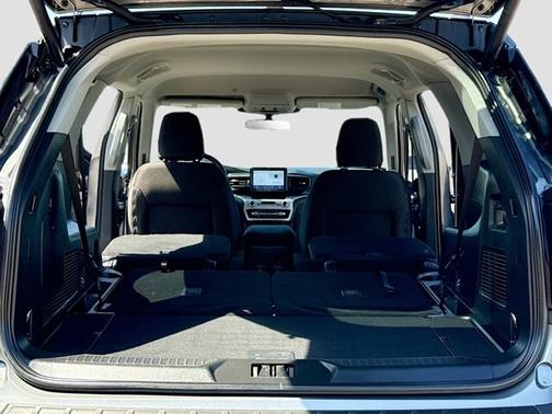 CARBONIZED GRAY METALLIC 2024 Ford Explorer XLT