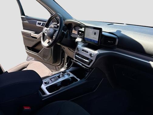 CARBONIZED GRAY METALLIC 2024 Ford Explorer XLT
