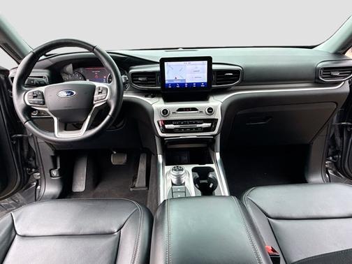 CARBONIZED GRAY METALLIC 2021 Ford Explorer XLT