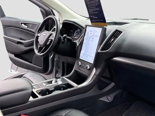 ICONIC SILVER 2022 Ford Edge SEL