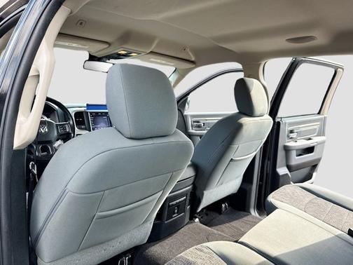 Black 2018 RAM 1500 SLT