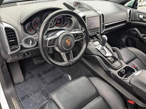 Carrara White Metallic 2017 Porsche Cayenne Platinum Edition