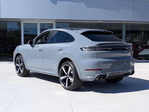 2025 Porsche Cayenne GTS