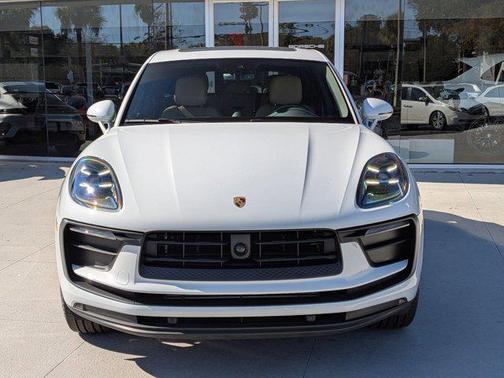 2025 Porsche Macan T