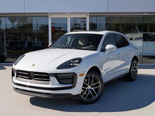 2025 Porsche Macan T