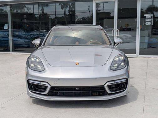 2022 Porsche Panamera GTS