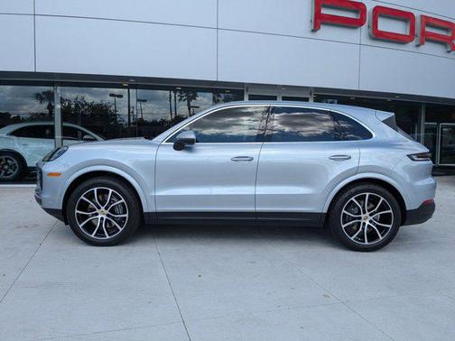 2024 Porsche Cayenne AWD