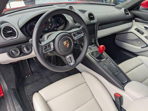 2024 Porsche 718 Cayman GTS 4.0
