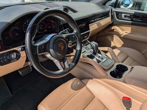 2022 Porsche Cayenne S