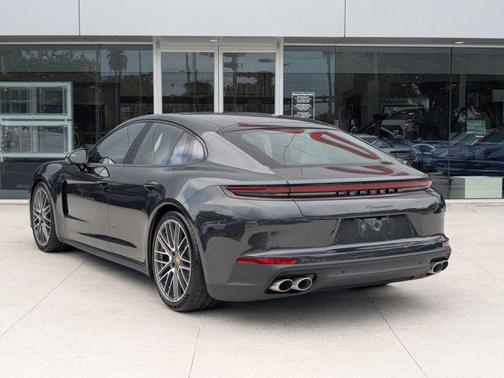 2025 Porsche Panamera RWD