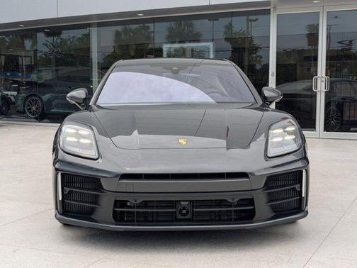 2025 Porsche Panamera RWD