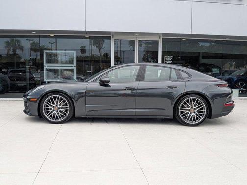 2025 Porsche Panamera RWD