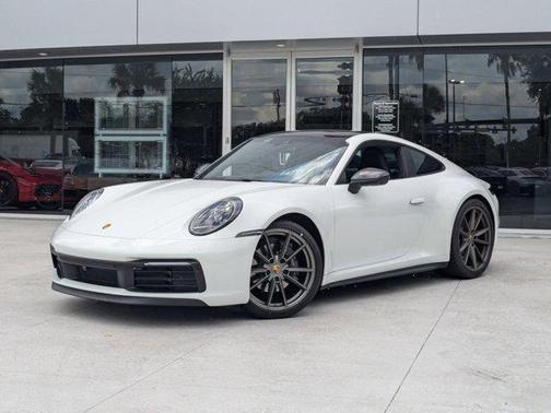 2021 Porsche 911 Carrera