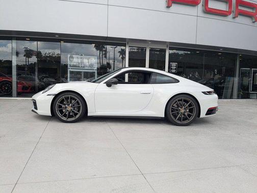 2021 Porsche 911 Carrera