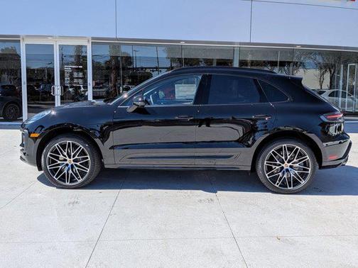 2026 Porsche Macan AWD