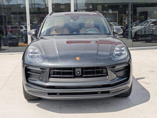 2026 Porsche Macan AWD