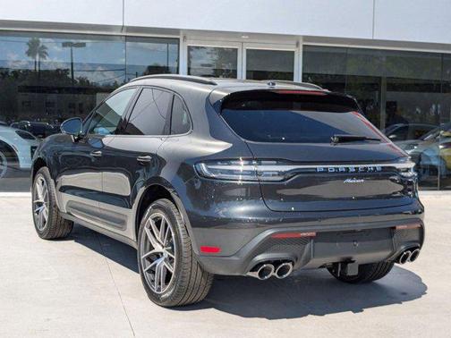 2025 Porsche Macan AWD