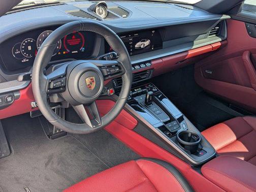 2025 Porsche 911 Carrera
