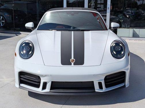 2025 Porsche 911 Carrera