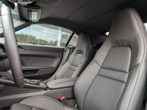 2025 Porsche 911 Carrera 4 GTS