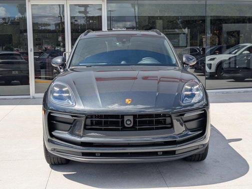 2026 Porsche Macan AWD